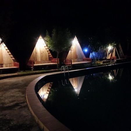 Nongkhiaw Campingsite Swimming Pool 호텔 Ban Phathok 외부 사진
